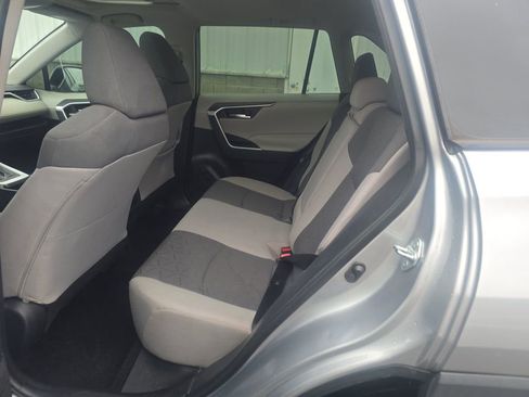 Used 2021 Toyota RAV4 XLE w/ Convenience Package FWD image 13