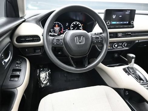 Used 2023 Honda HR-V LX image 11