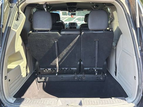 Used 2018 Dodge Grand Caravan SXT FWD image 16
