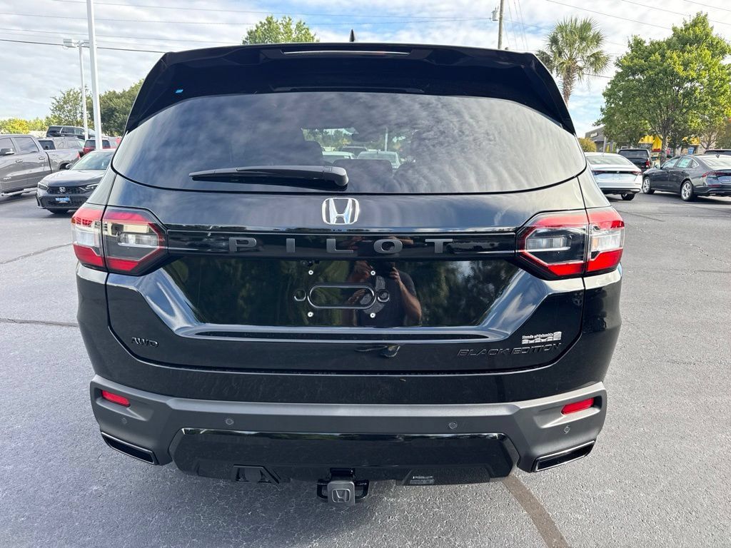 New 2026 Honda Pilot Black Edition image 4