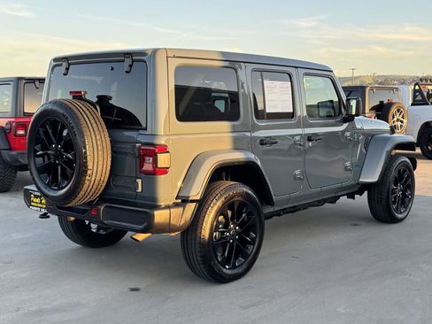 Certified 2025 Jeep Wrangler Sahara w/ Safety Group image 7