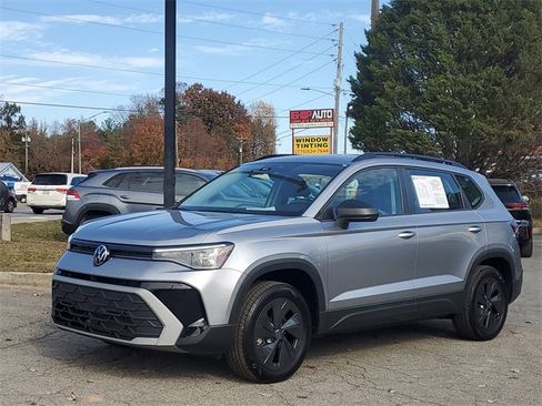 Certified 2025 Volkswagen Taos S image 31