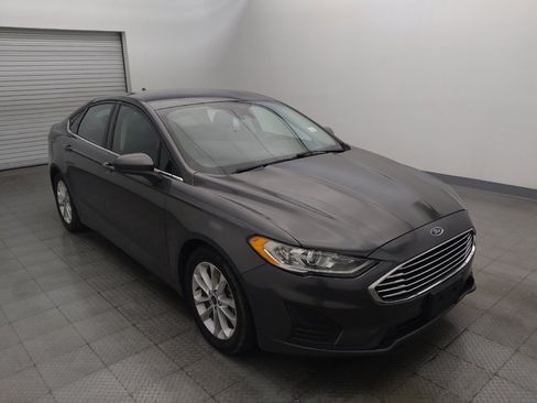 Used 2020 Ford Fusion SE FWD image 13