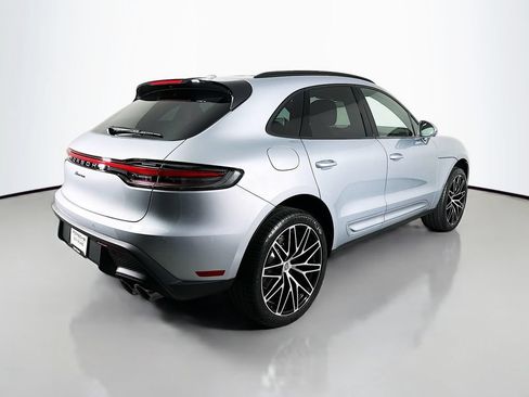 Certified 2026 Porsche Macan AWD/4WD image 9
