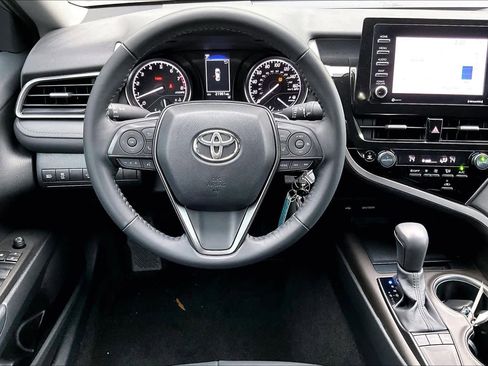 Certified 2023 Toyota Camry SE image 6