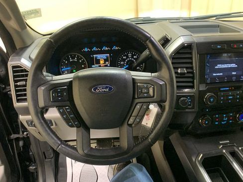 Used 2018 Ford F150 XLT w/ Equipment Group 302A Luxury AWD/4WD image 32