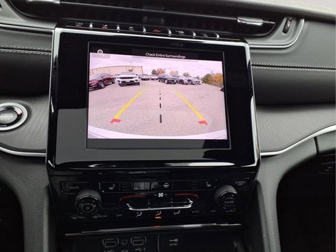 New 2025 Jeep Grand Cherokee 4WD image 13