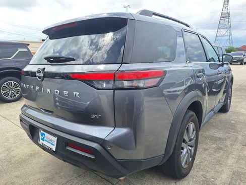 Used 2024 Nissan Pathfinder SV FWD image 4