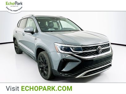 Used 2022 Volkswagen Taos SEL w/ Panoramic Sunroof Package