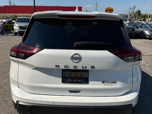 Used 2024 Nissan Rogue SV AWD/4WD image 11