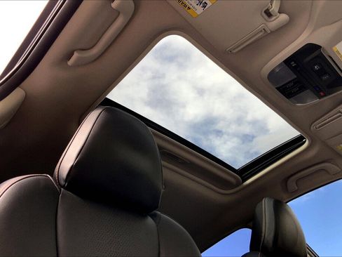 Used 2018 Subaru Crosstrek 2.0i Limited image 17