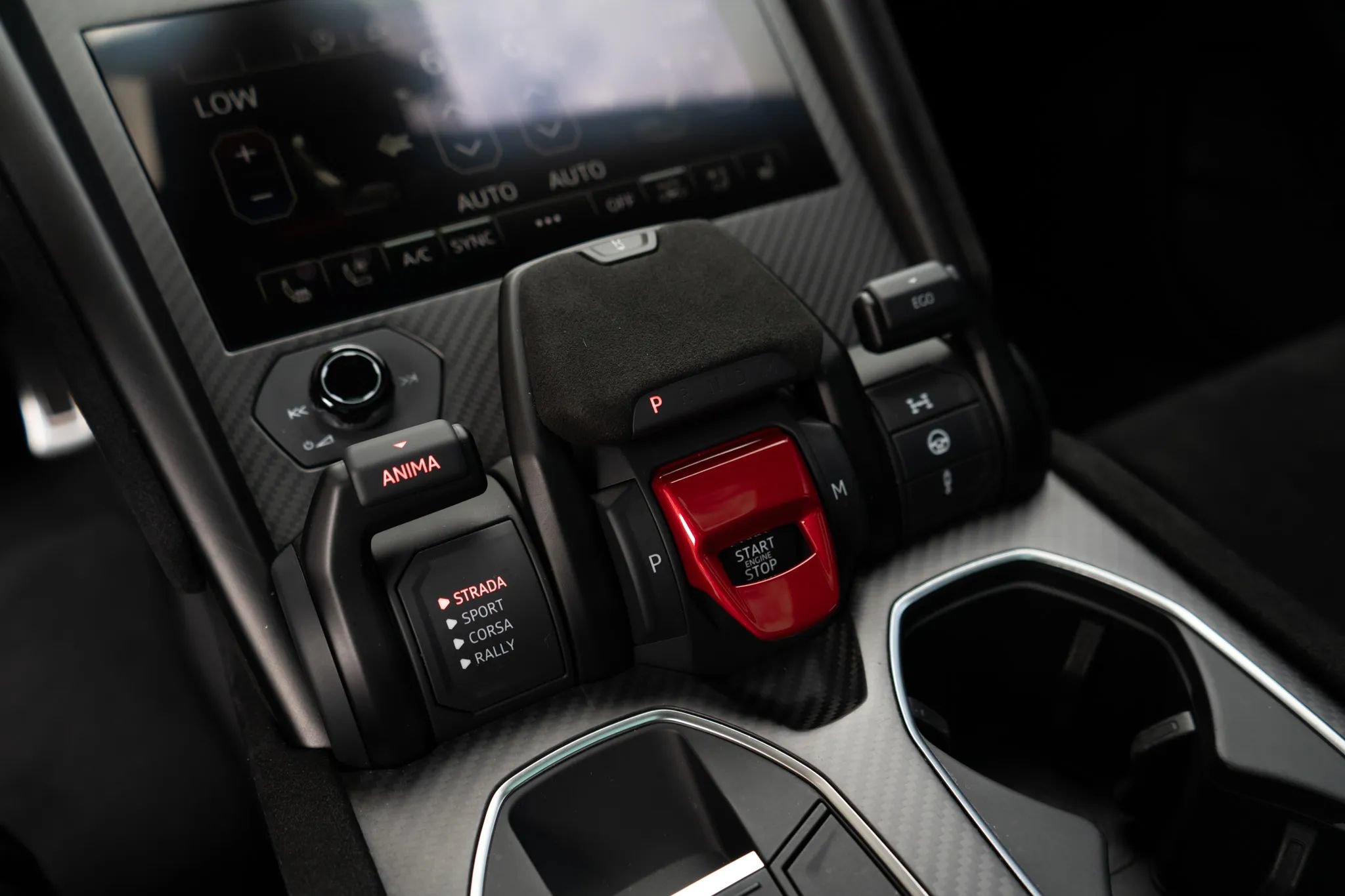 Used 2024 Lamborghini Urus Performante AWD/4WD image 23