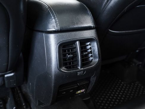 Used 2019 Jeep Cherokee Latitude Plus w/ Comfort/Convenience Group AWD/4WD image 54