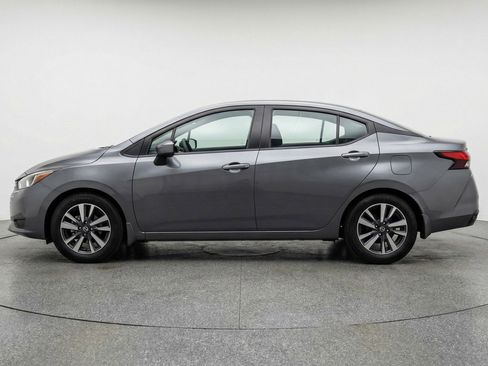 Used 2025 Nissan Versa SV image 5