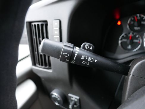 Used 2014 Chevrolet Express 3500 image 21