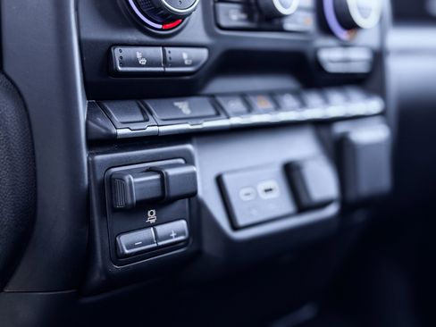 Used 2023 Chevrolet Silverado 2500 LT image 15