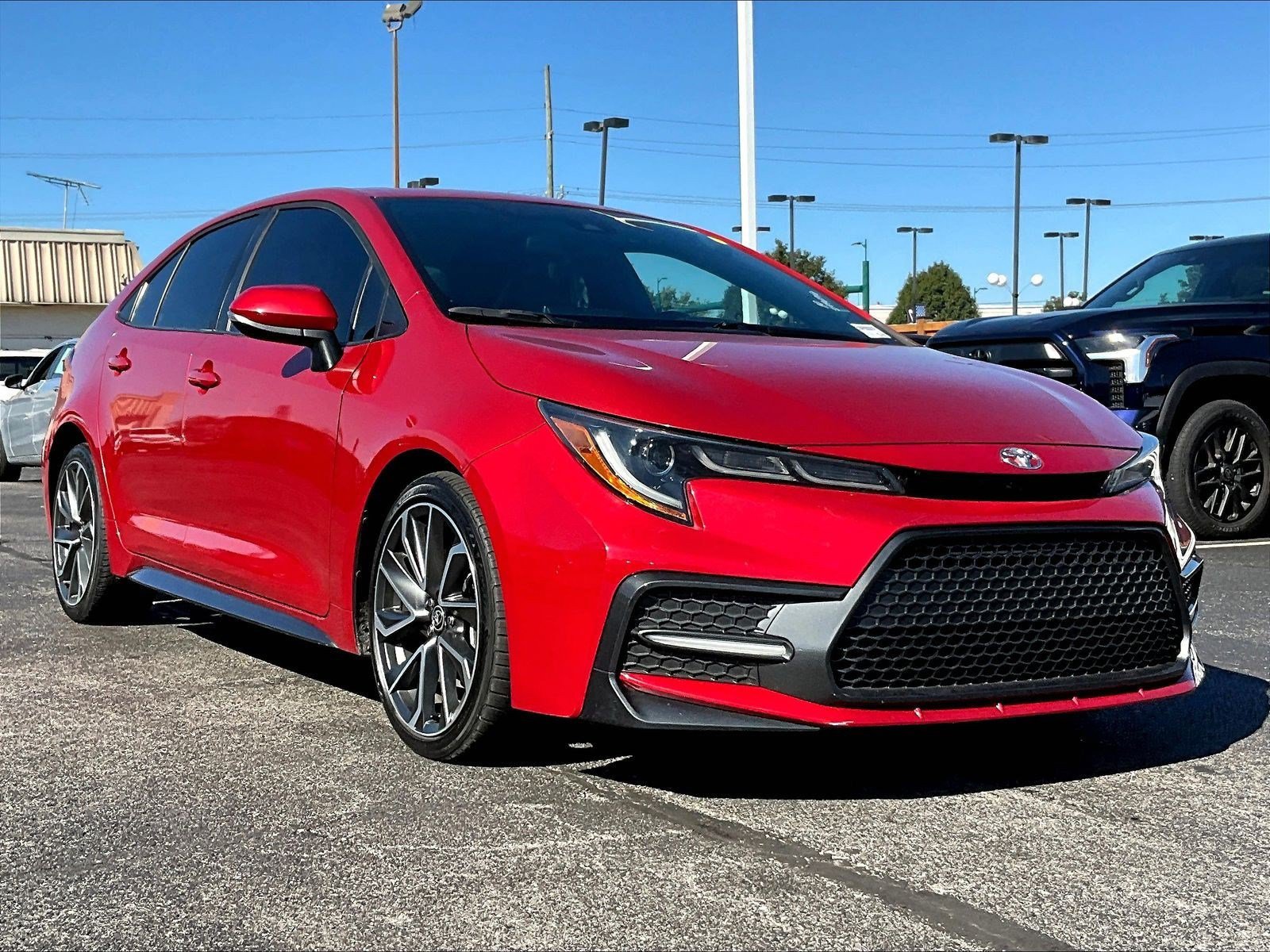 Used 2021 Toyota Corolla SE FWD image 3