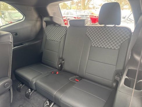 Used 2024 GMC Acadia Denali image 34