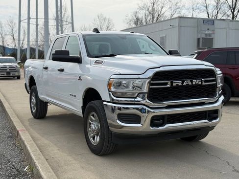 Used 2022 RAM 3500 Tradesman w/ Chrome Appearance Group image 4