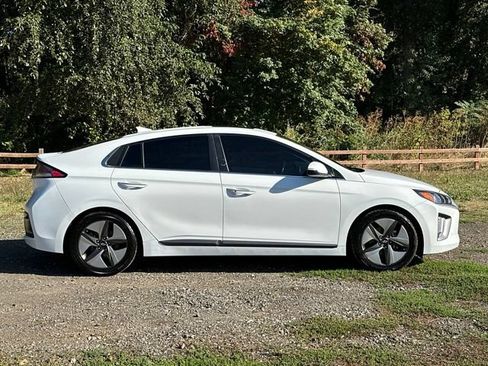 Used 2020 Hyundai Ioniq Limited FWD image 10