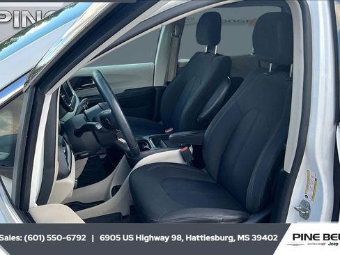 Used 2019 Chrysler Pacifica Touring Plus image 18