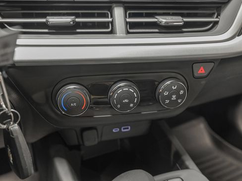 Used 2025 Chevrolet Trax LS FWD image 23