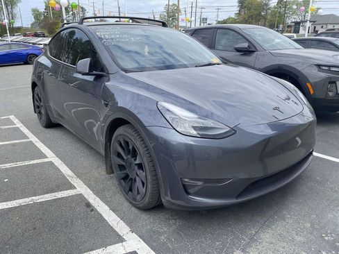 Used 2023 Tesla Model Y Long Range image 1
