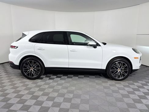 Used 2026 Porsche Cayenne image 8