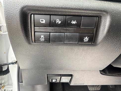 Used 2024 Nissan Versa S FWD image 30