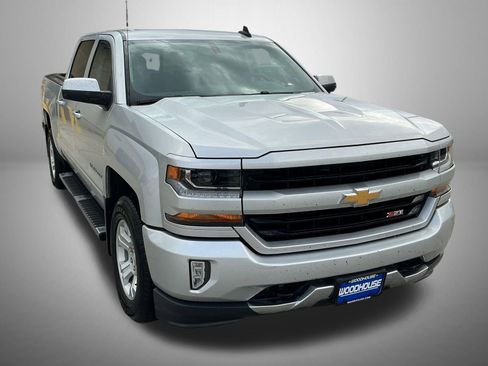 Used 2018 Chevrolet Silverado 1500 LT w/ All Star Edition AWD/4WD image 2