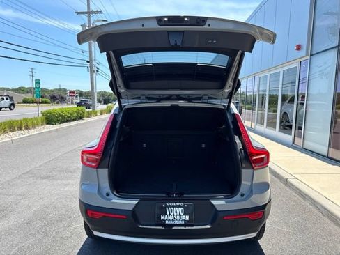 Certified 2025 Volvo XC40 B5 Plus AWD/4WD image 11