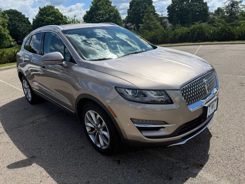 Used 2019 Lincoln MKC Select w/ Select Plus Package AWD/4WD image 3