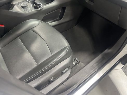 Used 2023 GMC Terrain SLT image 21