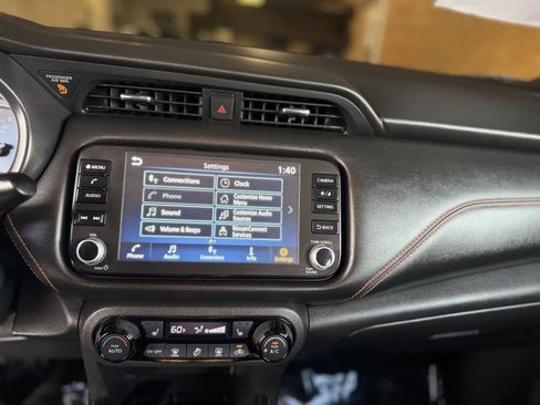 Used 2023 Nissan Kicks SR w/ SR Premium Package FWD image 30