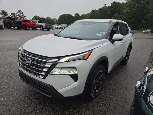 Used 2025 Nissan Rogue SV AWD/4WD image 5