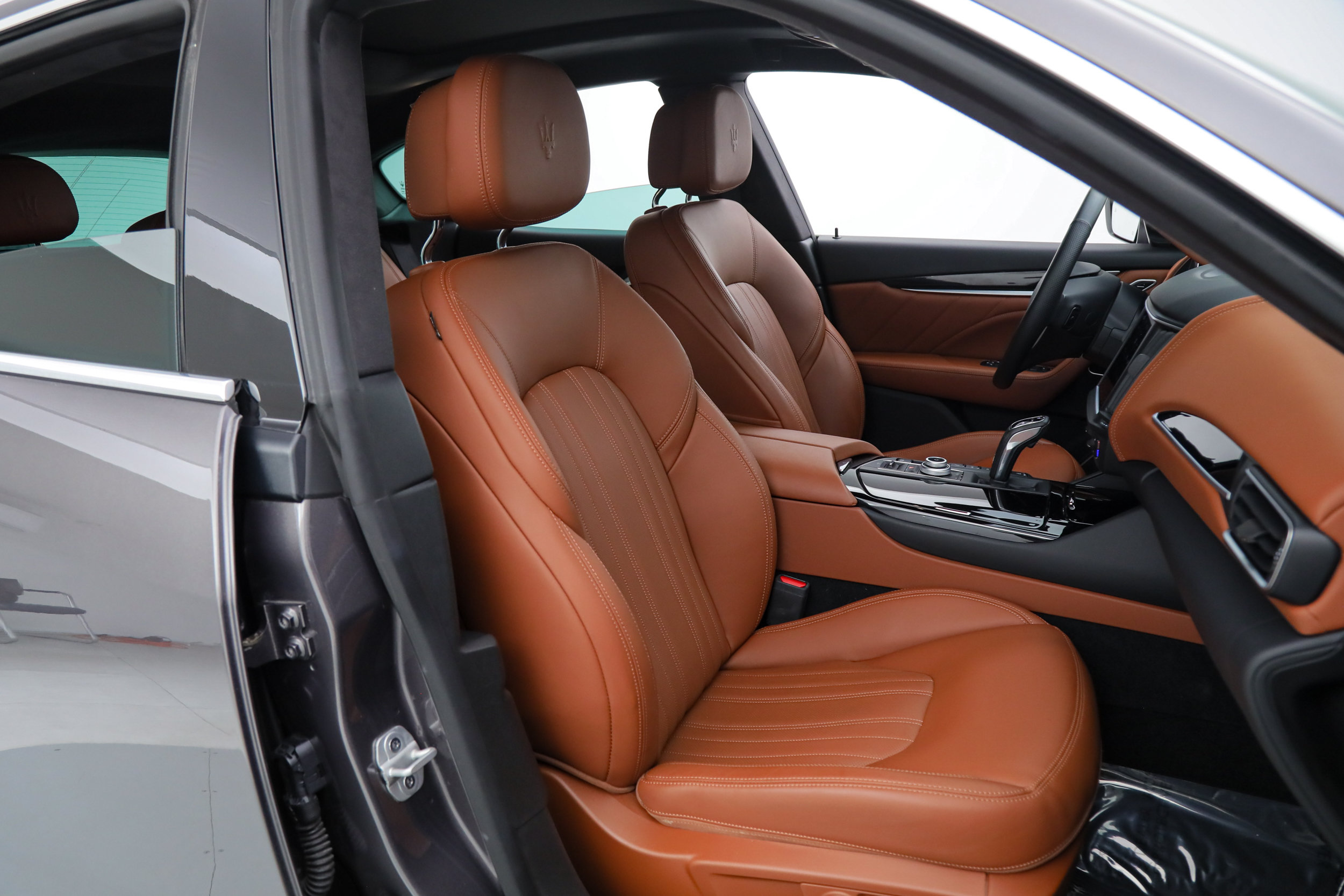 Used 2023 Maserati Levante GT AWD/4WD image 16