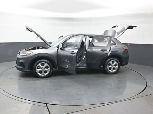 Used 2023 Honda HR-V LX image 43
