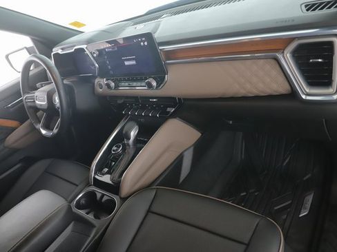 Used 2024 GMC Canyon Denali image 30