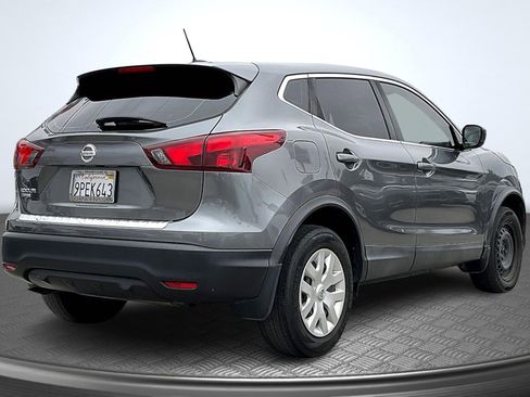 Used 2018 Nissan Rogue Sport S image 13