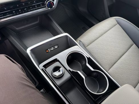 New 2026 Chevrolet Equinox LT w/ Convenience Package II image 18