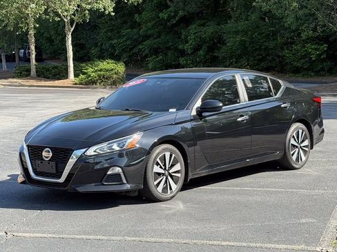 Used 2022 Nissan Altima 2.5 SV FWD image 2