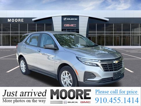 Used 2024 Chevrolet Equinox LS FWD image 1
