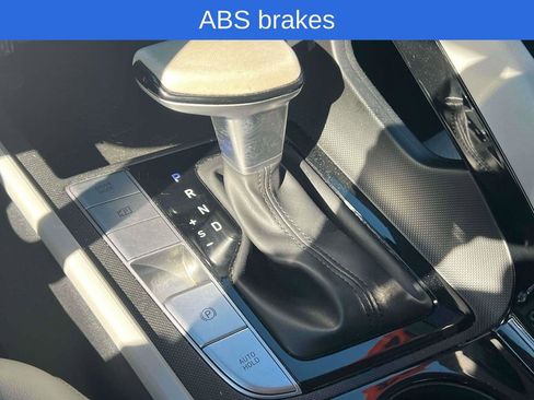 Used 2023 Hyundai Elantra Limited image 29