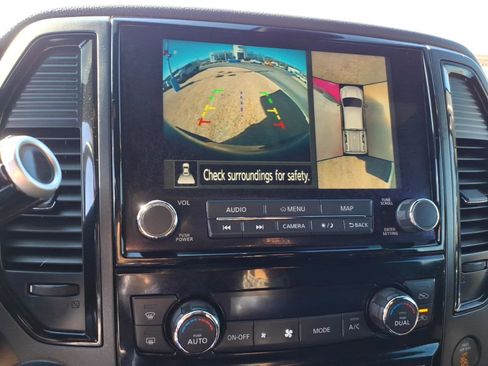 Used 2021 Nissan Titan PRO-4X w/ Pro-4x Convenience Package image 18