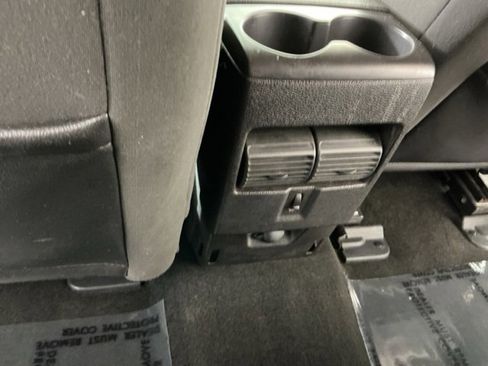 Used 2010 Ford Explorer XLT image 19