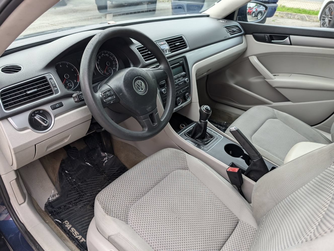 Used 2014 Volkswagen Passat 2.5 S FWD image 12