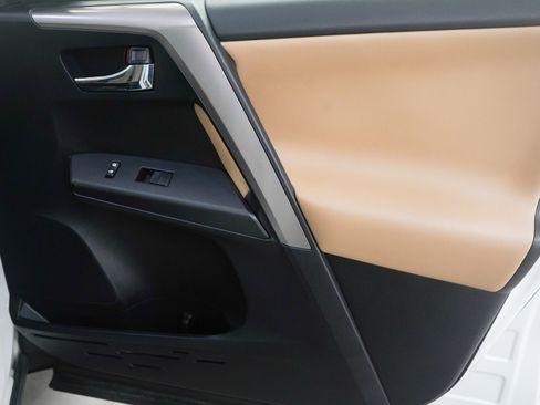 Used 2017 Toyota RAV4 XLE image 9