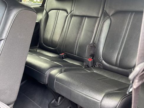 Used 2024 Jeep Wagoneer L Series II w/ Flexible Seating Group AWD/4WD image 19