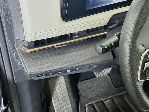 Used 2023 Nissan Ariya FWD image 17