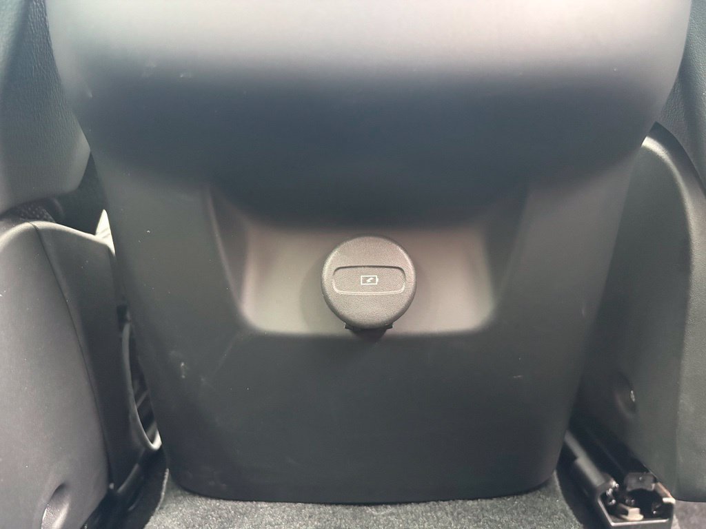 Certified 2023 Volvo XC60 B5 Plus w/ Climate Package AWD/4WD image 24